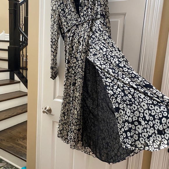 Dress - Picture 1 of 3